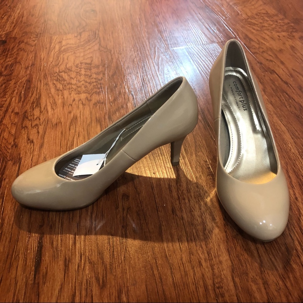 Classic Nude 2.5” Heels NWT